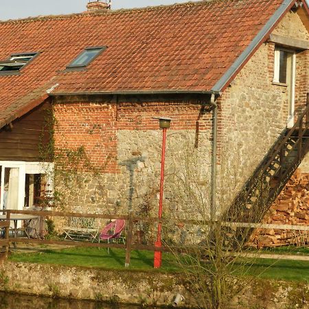 Apartmán Le Pigeonnier Rousies Exteriér fotografie